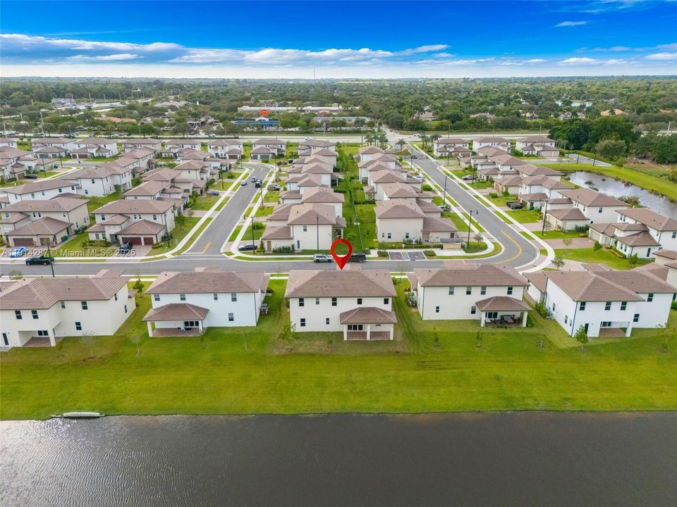 В аренду: $8,000 (5 спален, 4 ванн, 3958 Квадратных фут)