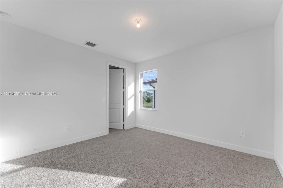 В аренду: $8,000 (5 спален, 4 ванн, 3958 Квадратных фут)