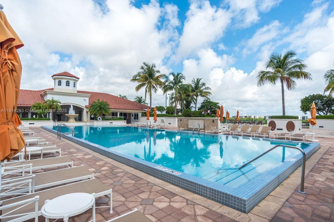 En Venta: $380,000 (1 camas, 1 baños, 900 Pies cuadrados)