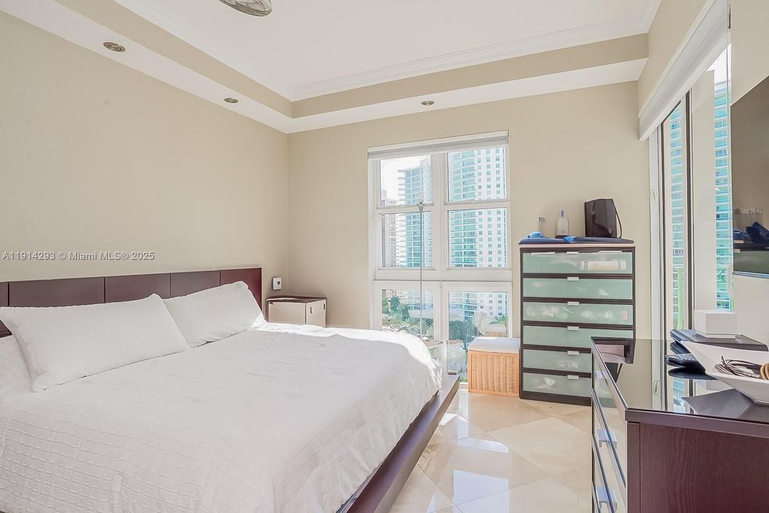 En Venta: $380,000 (1 camas, 1 baños, 900 Pies cuadrados)