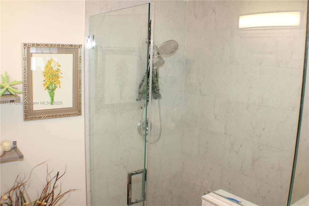 For Sale: $425,000 (2 beds, 2 baths, 1428 Square Feet)