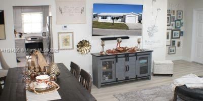 For Sale: $425,000 (2 beds, 2 baths, 1428 Square Feet)