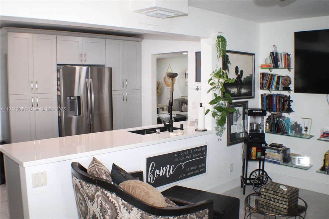 For Sale: $425,000 (2 beds, 2 baths, 1428 Square Feet)