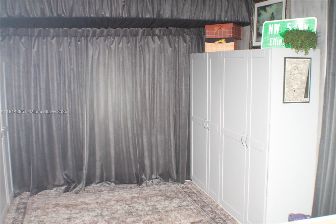 For Sale: $425,000 (2 beds, 2 baths, 1428 Square Feet)