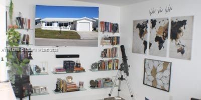 For Sale: $425,000 (2 beds, 2 baths, 1428 Square Feet)