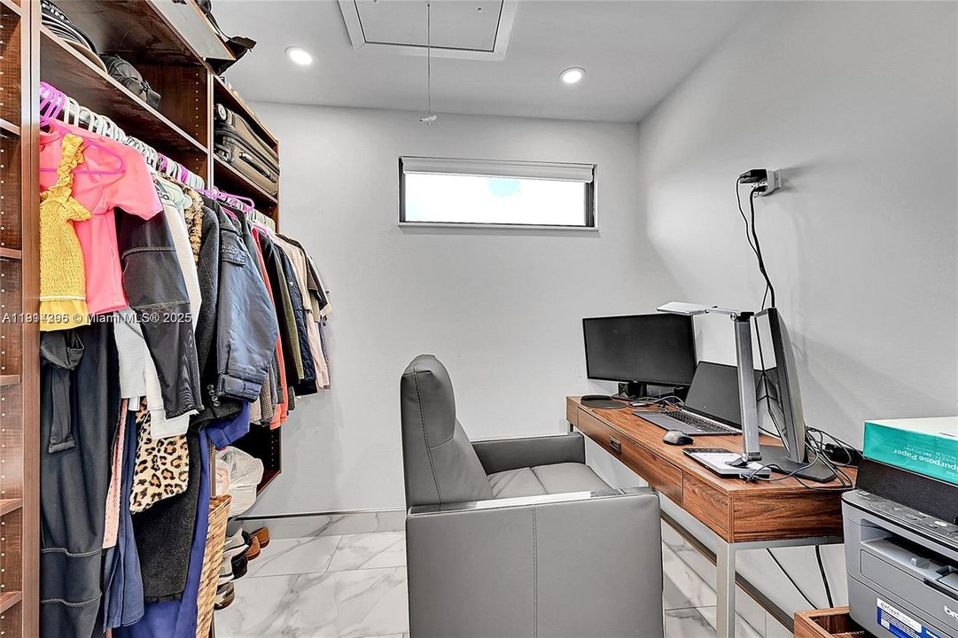 For Rent: $2,850 (2 beds, 2 baths, 1109 Square Feet)