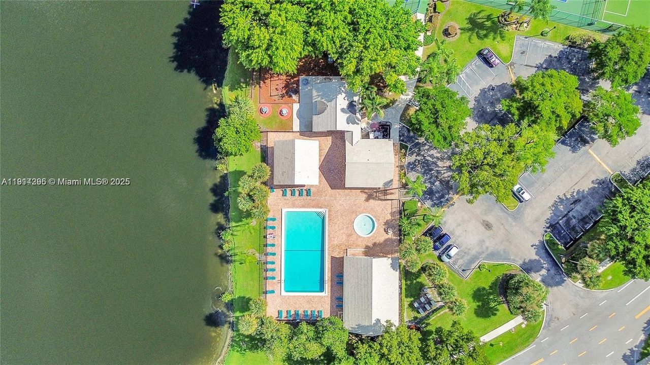 For Rent: $2,850 (2 beds, 2 baths, 1109 Square Feet)