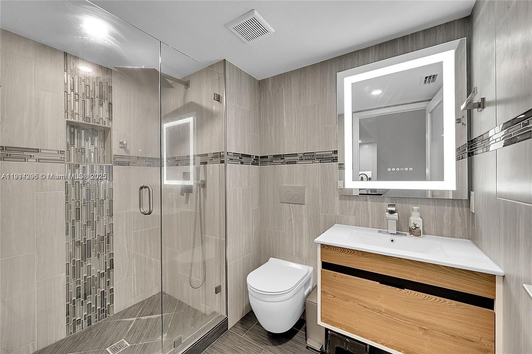 For Rent: $2,850 (2 beds, 2 baths, 1109 Square Feet)