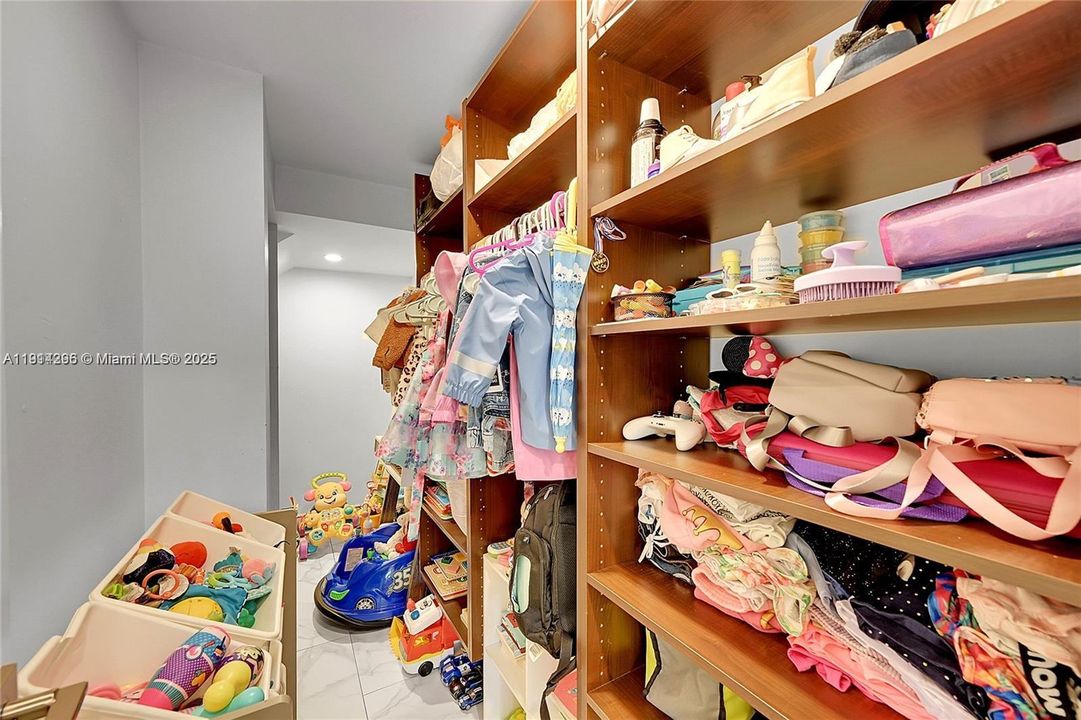 For Rent: $2,850 (2 beds, 2 baths, 1109 Square Feet)