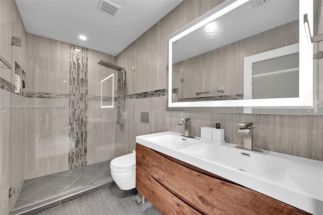 For Rent: $2,850 (2 beds, 2 baths, 1109 Square Feet)