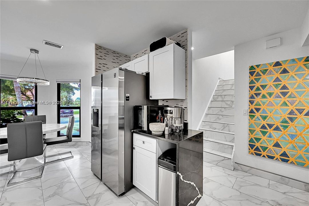 For Rent: $2,850 (2 beds, 2 baths, 1109 Square Feet)