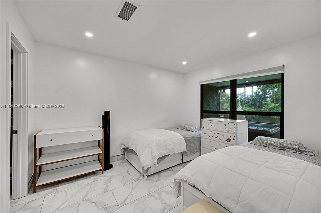 For Rent: $2,850 (2 beds, 2 baths, 1109 Square Feet)