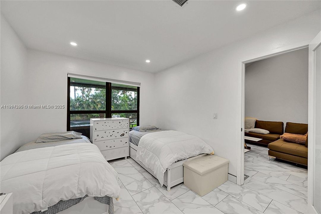 For Rent: $2,850 (2 beds, 2 baths, 1109 Square Feet)