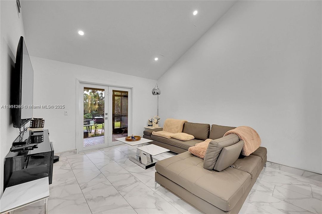 For Rent: $2,850 (2 beds, 2 baths, 1109 Square Feet)