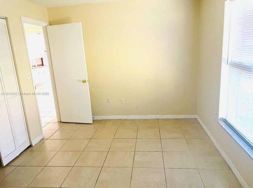 待售: $245,000 (3 贝兹, 2 浴室, 0 平方英尺)