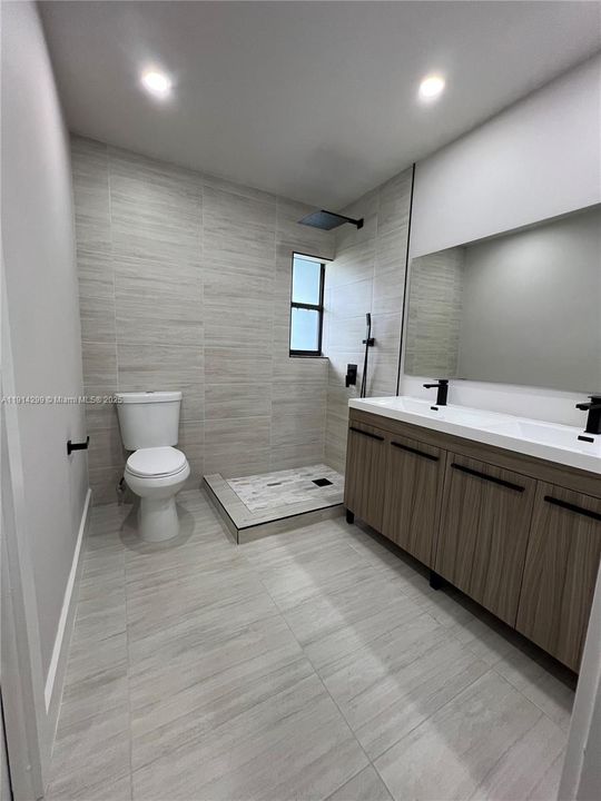 На продажу: $429,900 (2 спален, 2 ванн, 1260 Квадратных фут)