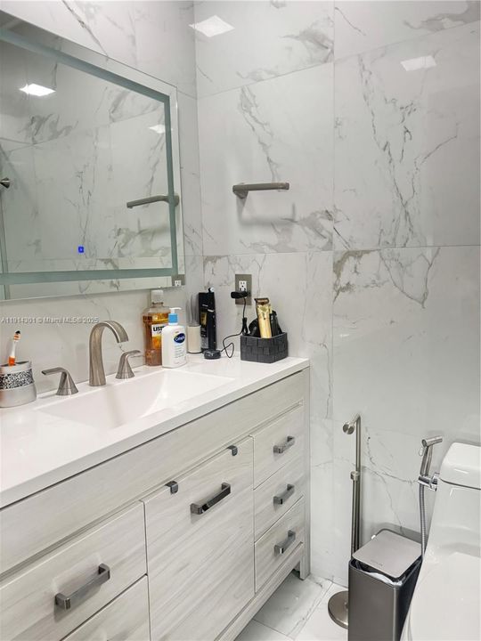 合同活跃: $4,000 (3 贝兹, 2 浴室, 1522 平方英尺)