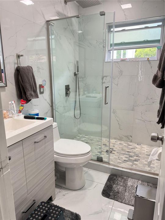 合同活跃: $4,000 (3 贝兹, 2 浴室, 1522 平方英尺)