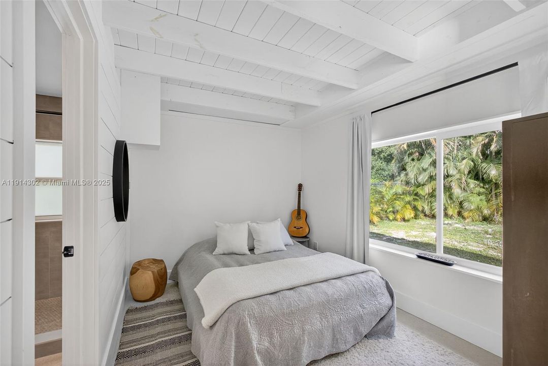 For Rent: $4,000 (1 beds, 1 baths, 480 Square Feet)