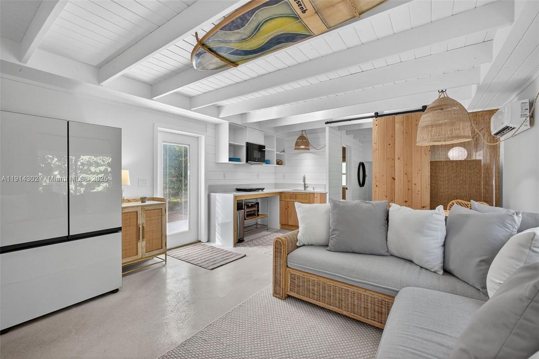 For Rent: $4,000 (1 beds, 1 baths, 480 Square Feet)