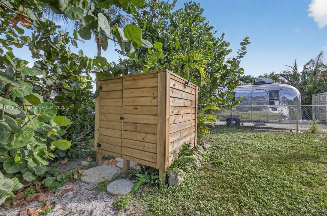 For Rent: $4,000 (1 beds, 1 baths, 480 Square Feet)