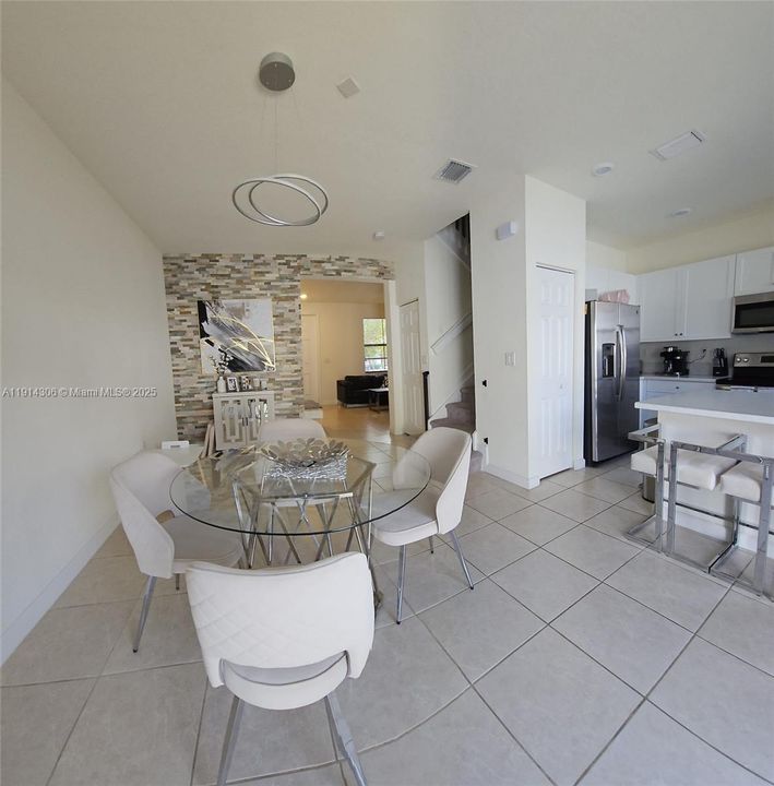 出租: $2,800 (3 贝兹, 2 浴室, 1483 平方英尺)