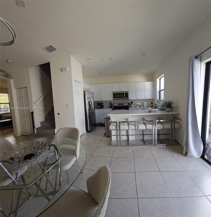 出租: $2,800 (3 贝兹, 2 浴室, 1483 平方英尺)