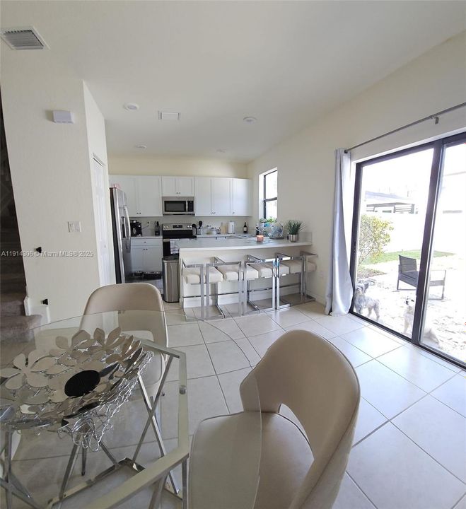 出租: $2,800 (3 贝兹, 2 浴室, 1483 平方英尺)