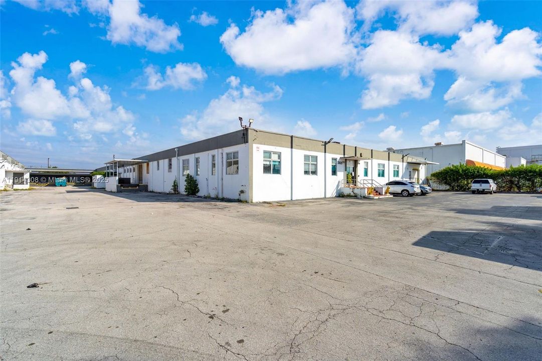 В аренду: $12 (0 спален, 0 ванн, 0 Квадратных фут)