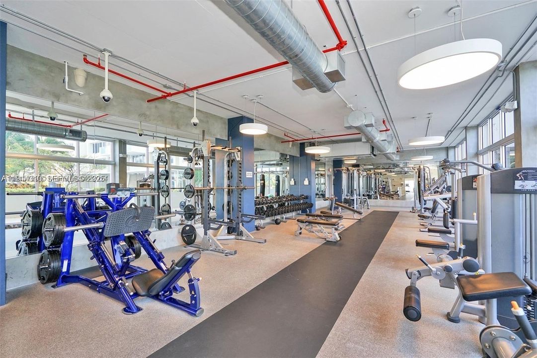 For Sale: $559,000 (1 beds, 1 baths, 837 Square Feet)