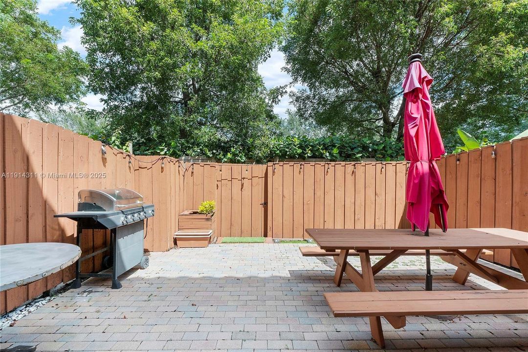 В аренду: $3,400 (3 спален, 2 ванн, 1983 Квадратных фут)