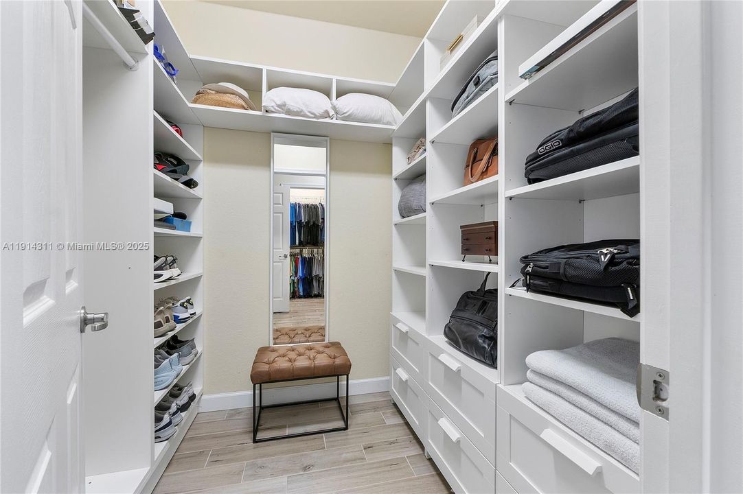 В аренду: $3,400 (3 спален, 2 ванн, 1983 Квадратных фут)