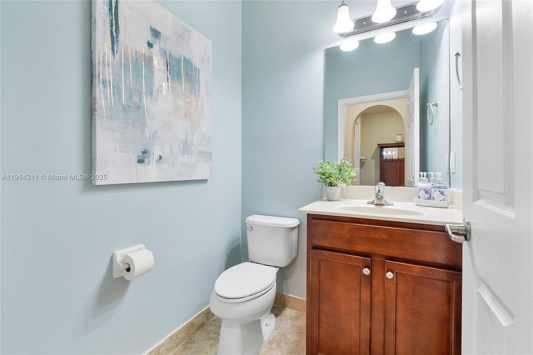 В аренду: $3,400 (3 спален, 2 ванн, 1983 Квадратных фут)