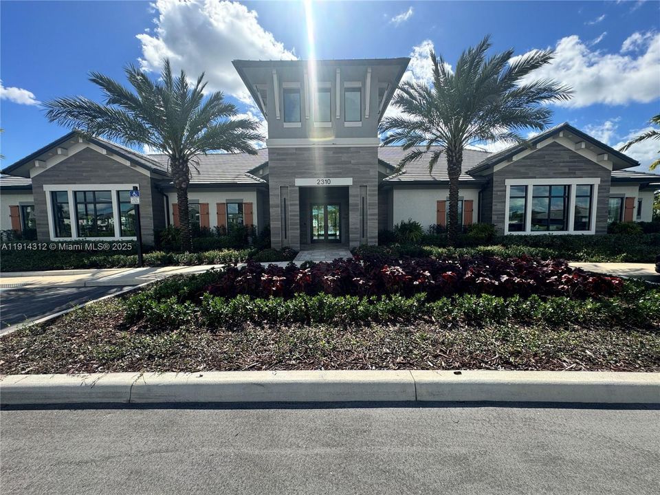 На продажу: $685,000 (3 спален, 2 ванн, 1966 Квадратных фут)