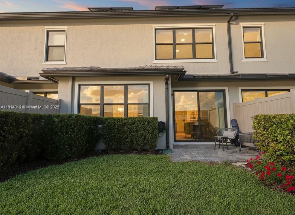 На продажу: $685,000 (3 спален, 2 ванн, 1966 Квадратных фут)