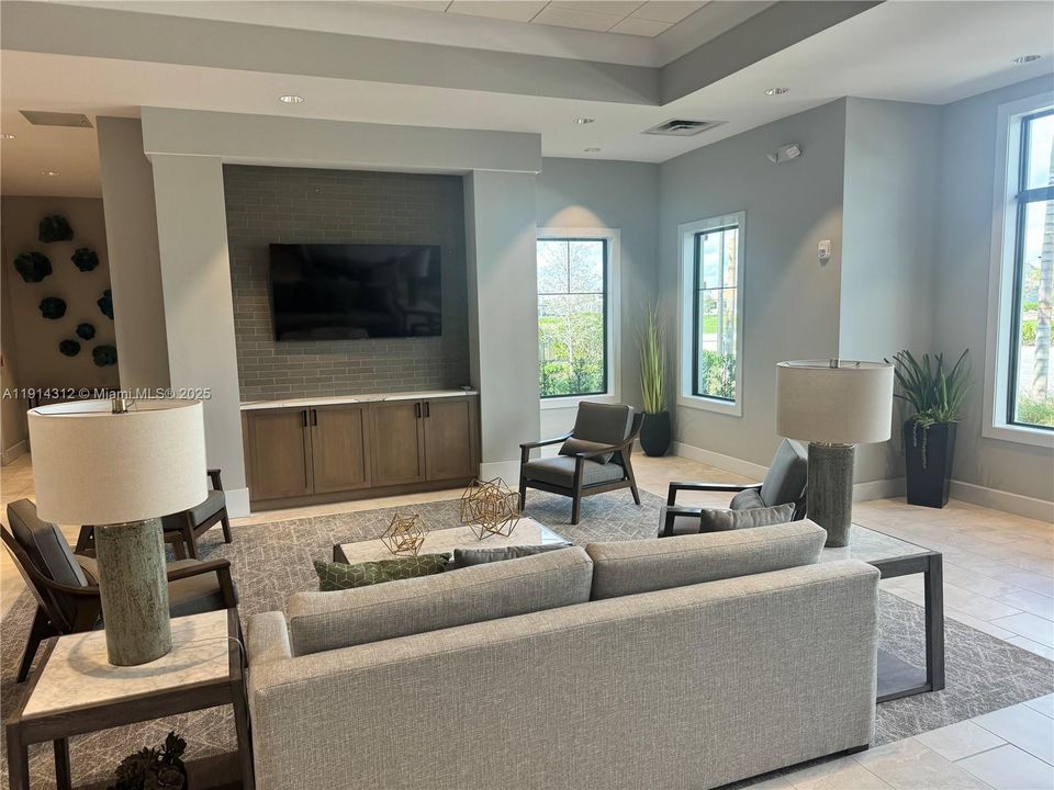 На продажу: $685,000 (3 спален, 2 ванн, 1966 Квадратных фут)