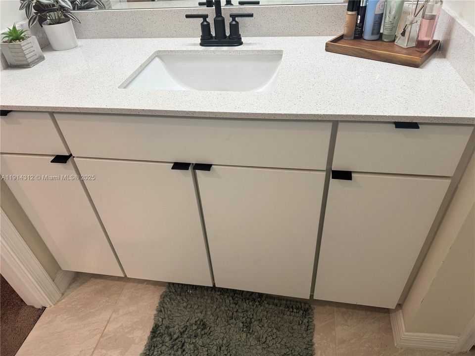 На продажу: $685,000 (3 спален, 2 ванн, 1966 Квадратных фут)