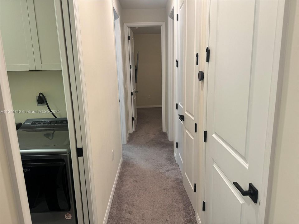 На продажу: $685,000 (3 спален, 2 ванн, 1966 Квадратных фут)