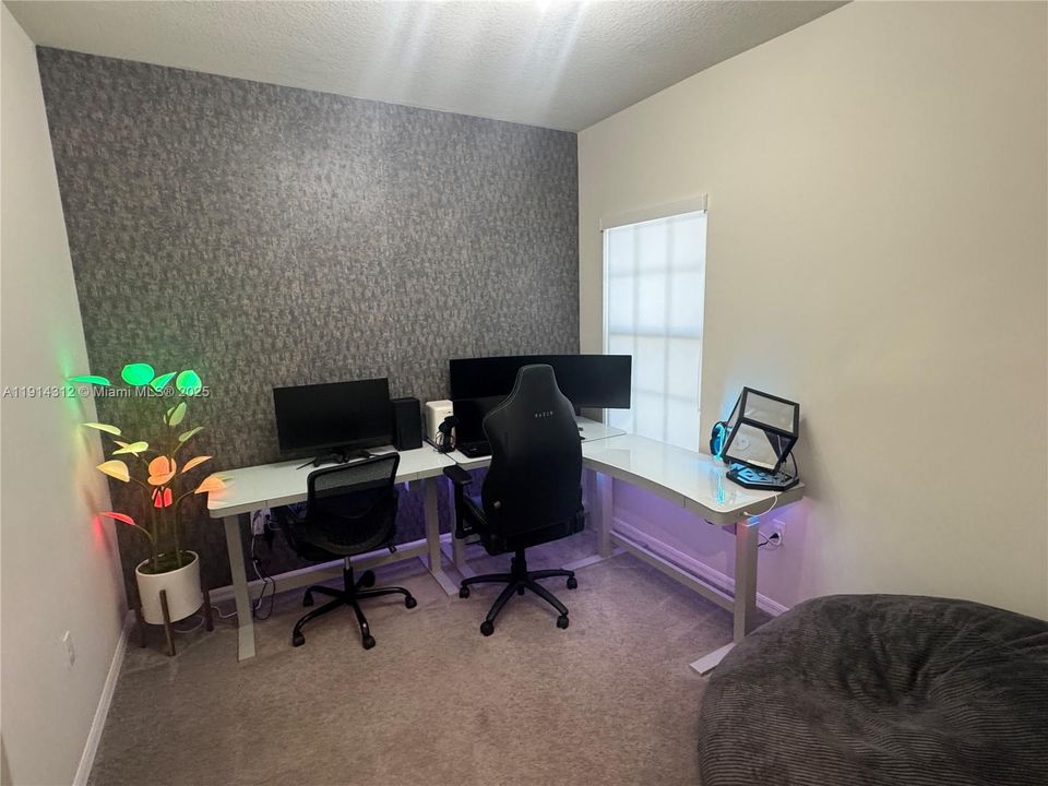 На продажу: $685,000 (3 спален, 2 ванн, 1966 Квадратных фут)