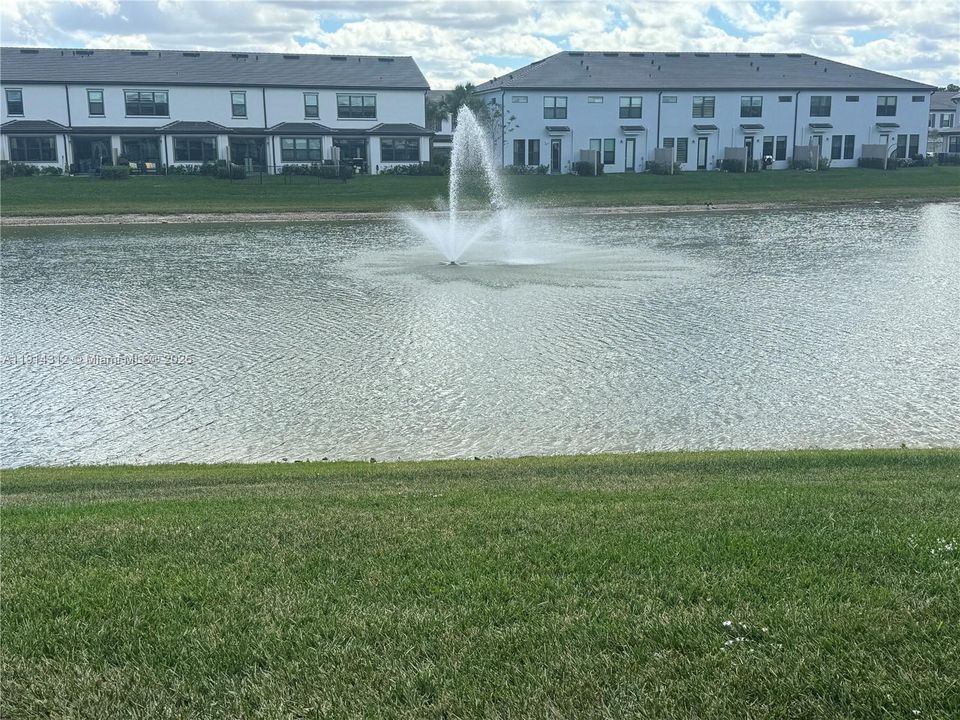 На продажу: $685,000 (3 спален, 2 ванн, 1966 Квадратных фут)