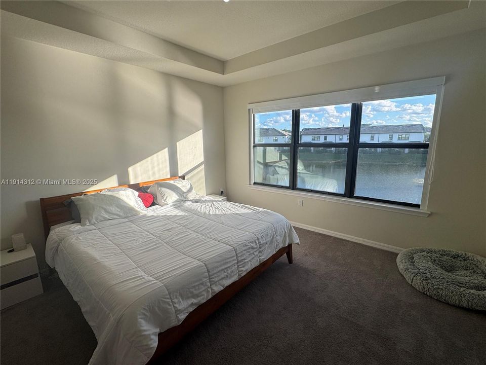 На продажу: $685,000 (3 спален, 2 ванн, 1966 Квадратных фут)