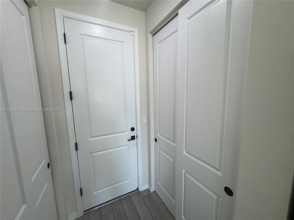 На продажу: $685,000 (3 спален, 2 ванн, 1966 Квадратных фут)