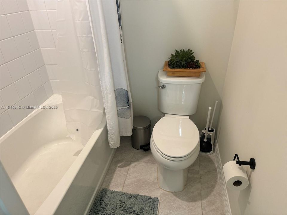 На продажу: $685,000 (3 спален, 2 ванн, 1966 Квадратных фут)