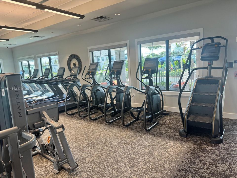 На продажу: $685,000 (3 спален, 2 ванн, 1966 Квадратных фут)