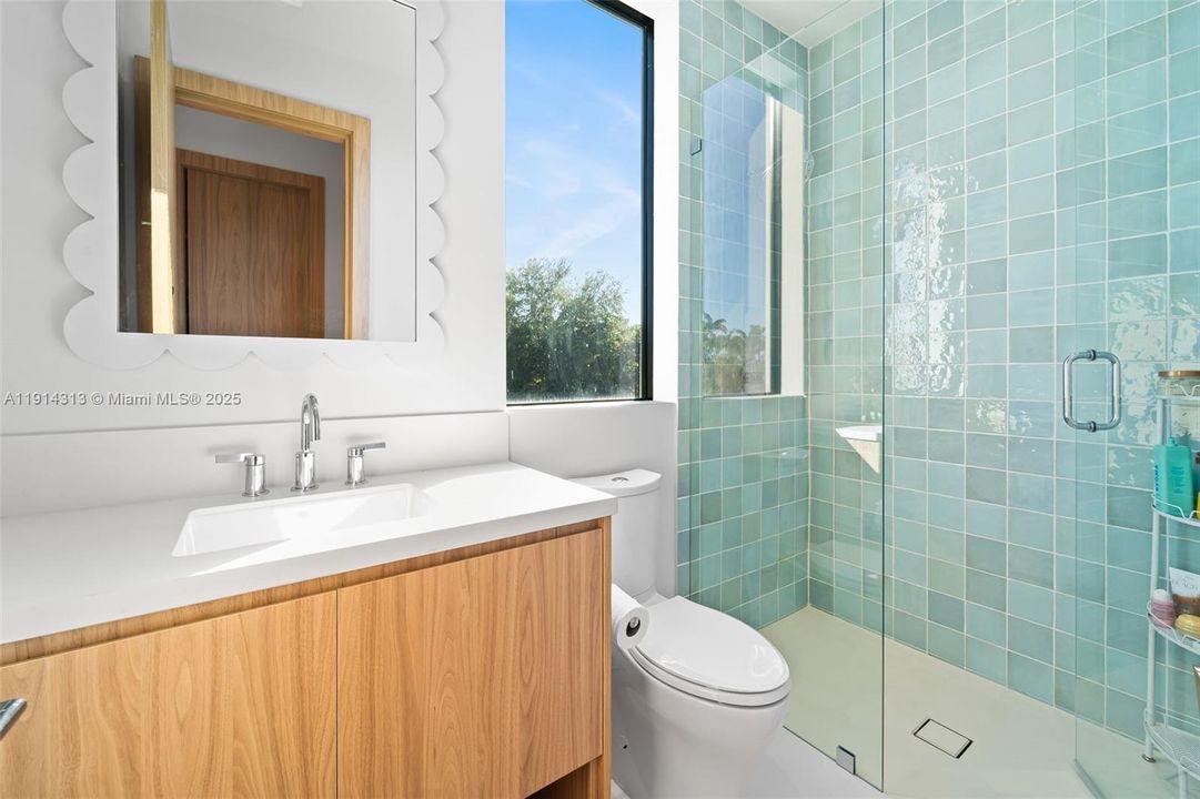 For Sale: $4,150,000 (4 beds, 5 baths, 3550 Square Feet)