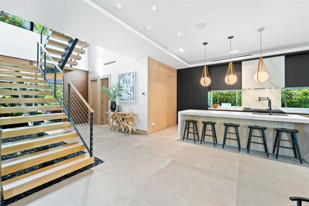 For Sale: $4,150,000 (4 beds, 5 baths, 3550 Square Feet)