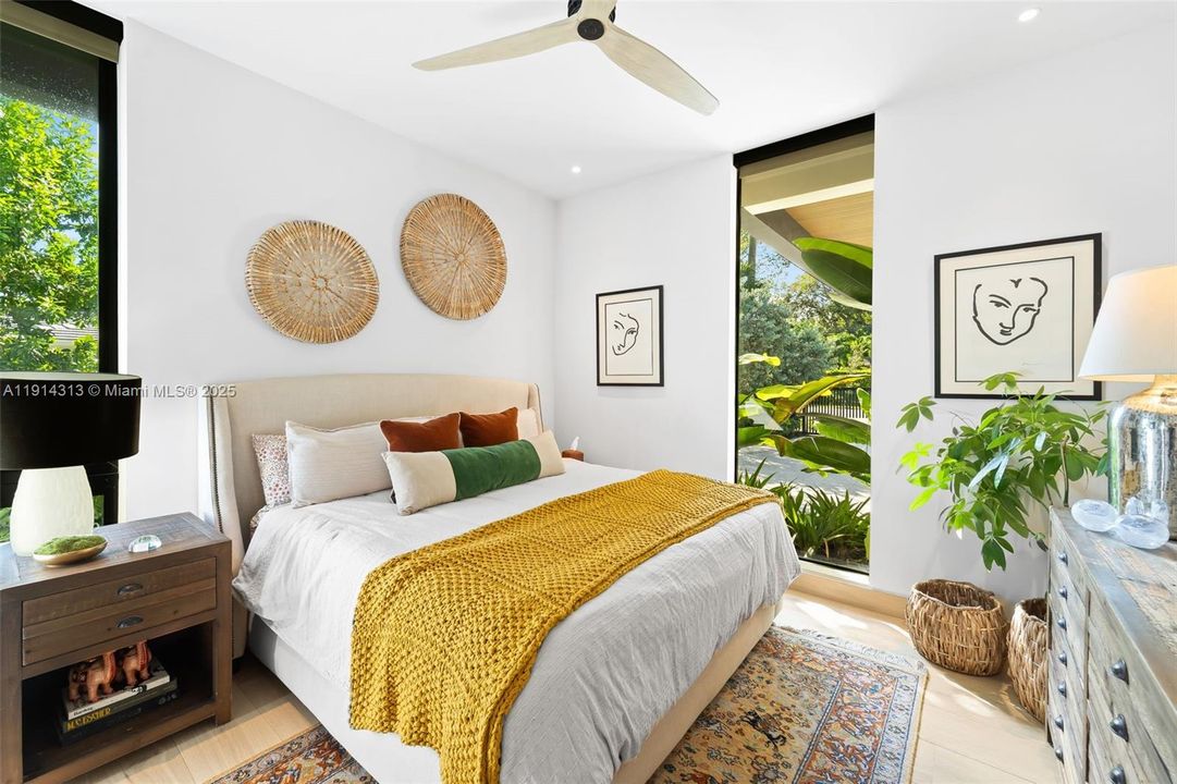 For Sale: $4,150,000 (4 beds, 5 baths, 3550 Square Feet)