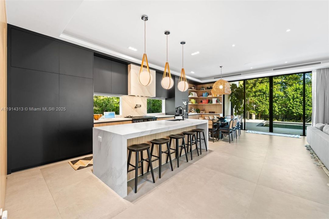 For Sale: $4,150,000 (4 beds, 5 baths, 3550 Square Feet)