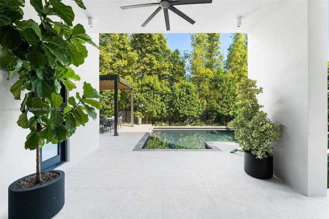 For Sale: $4,150,000 (4 beds, 5 baths, 3550 Square Feet)