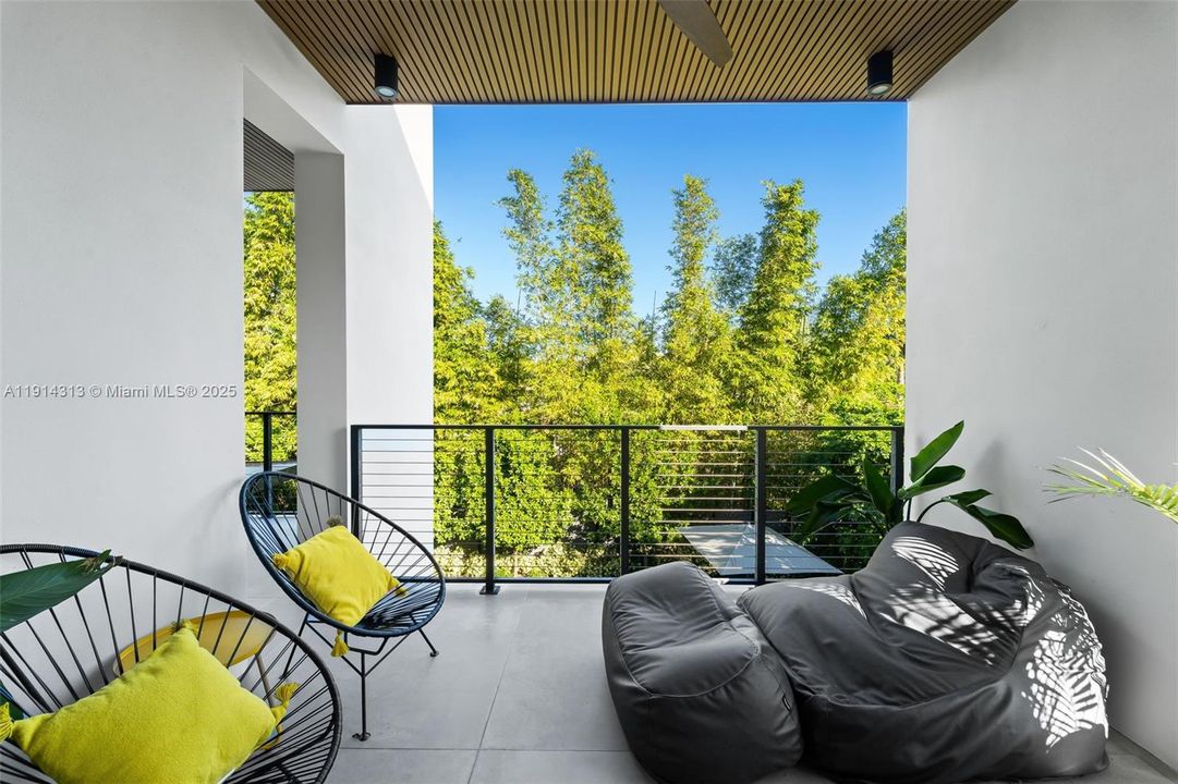 For Sale: $4,150,000 (4 beds, 5 baths, 3550 Square Feet)